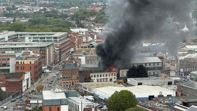 Plumes of smoke as blaze forces road closures — Birmingham news photo